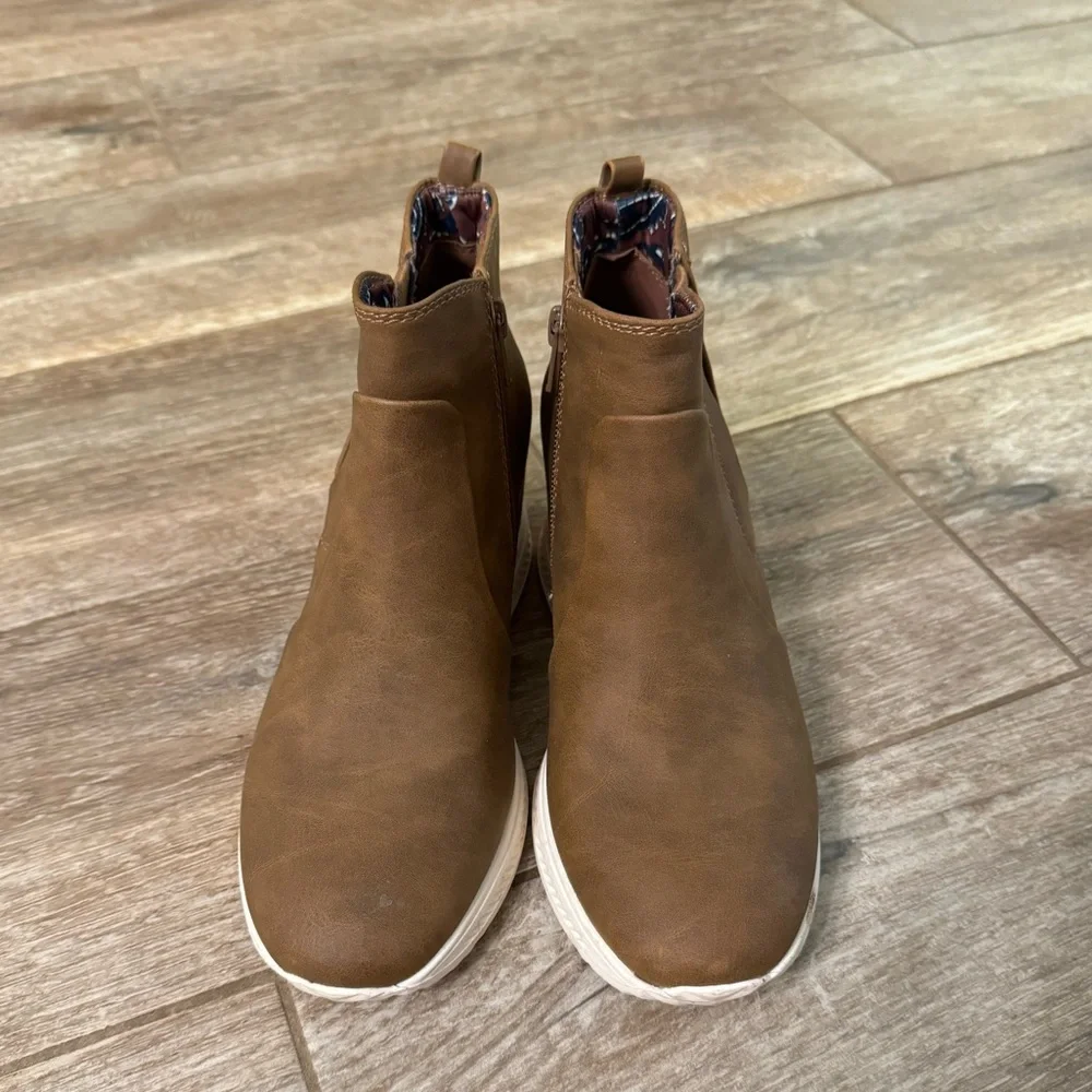 Booties - Picture 6 of 7